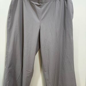 CALIA by Carrie Underwood Gray Cropped Pants/Capris